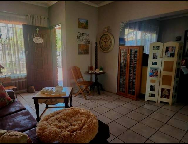 4 BEDROOM HOUSE FOR SALE IN BOOYSENS